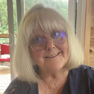 Meet your Posher, Leslie